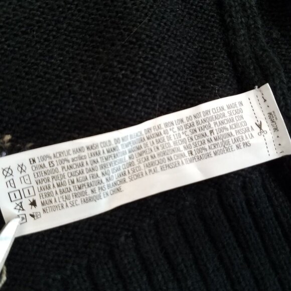 Forever 21 Black Floral Short Cardigan Sweater LARGE Red Blue Fuzzy Soft - Picture 8 of 15